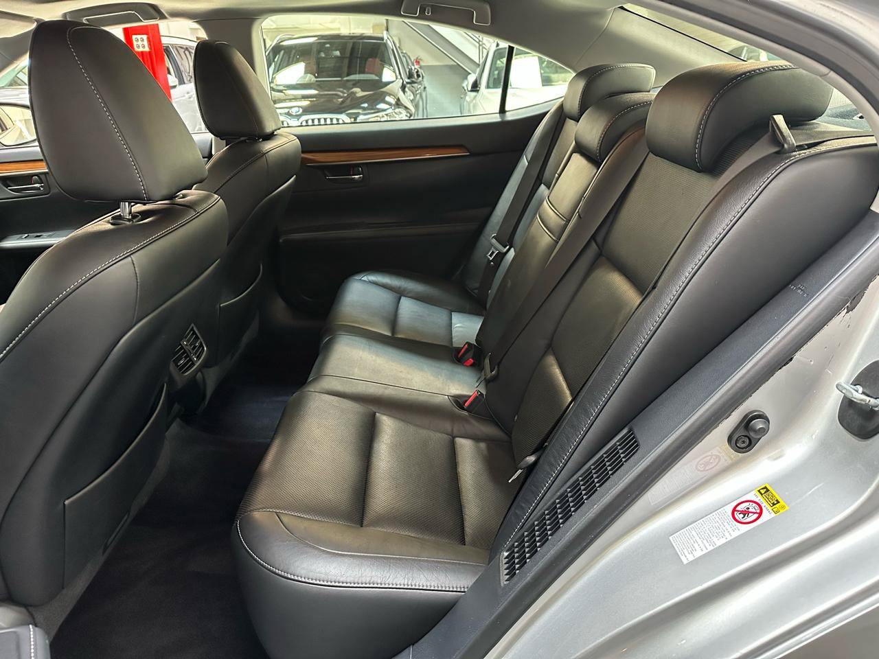 Used 2013 Lexus ES 300h w/ Luxury Pkg FWD image 14