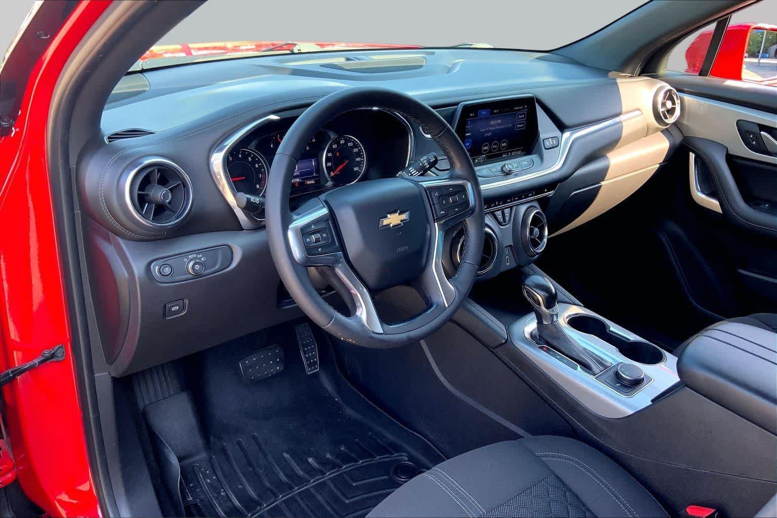 Used 2019 Chevrolet Blazer LT FWD image 17
