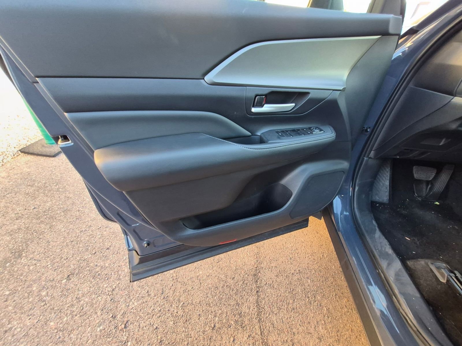 Used 2025 Toyota Grand Highlander FWD image 12