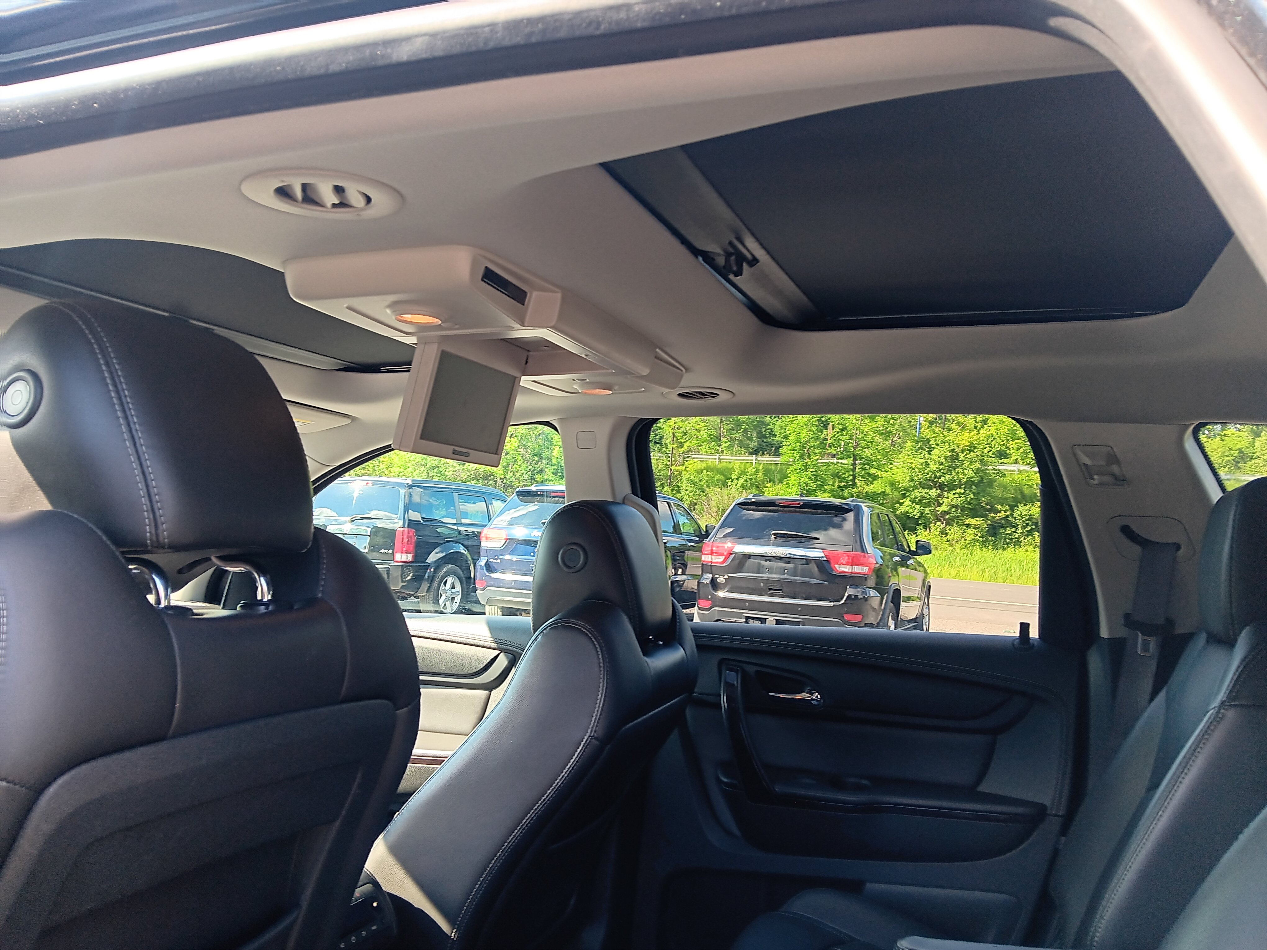 Used 2015 Chevrolet Traverse LTZ AWD/4WD image 12
