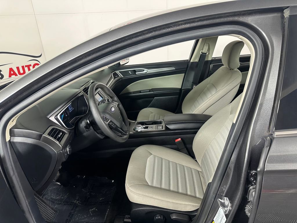 Used 2018 Ford Fusion S FWD image 15