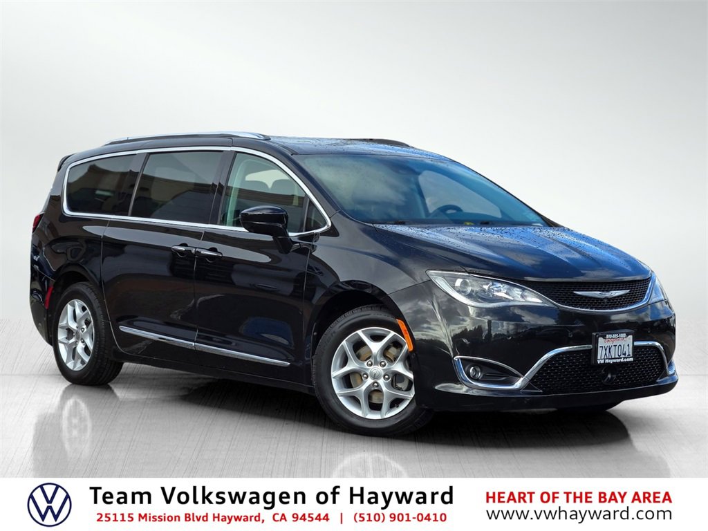 Used 2017 Chrysler Pacifica Touring-L Plus w/ Advanced Safetytec Group