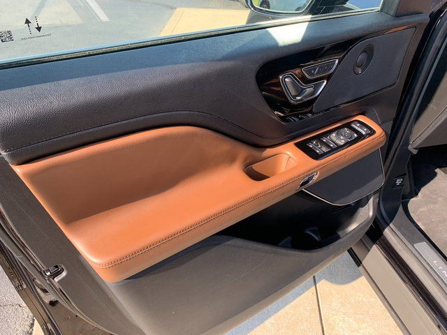 Used 2020 Lincoln Aviator Reserve w/ Elements Package Plus AWD/4WD image 22