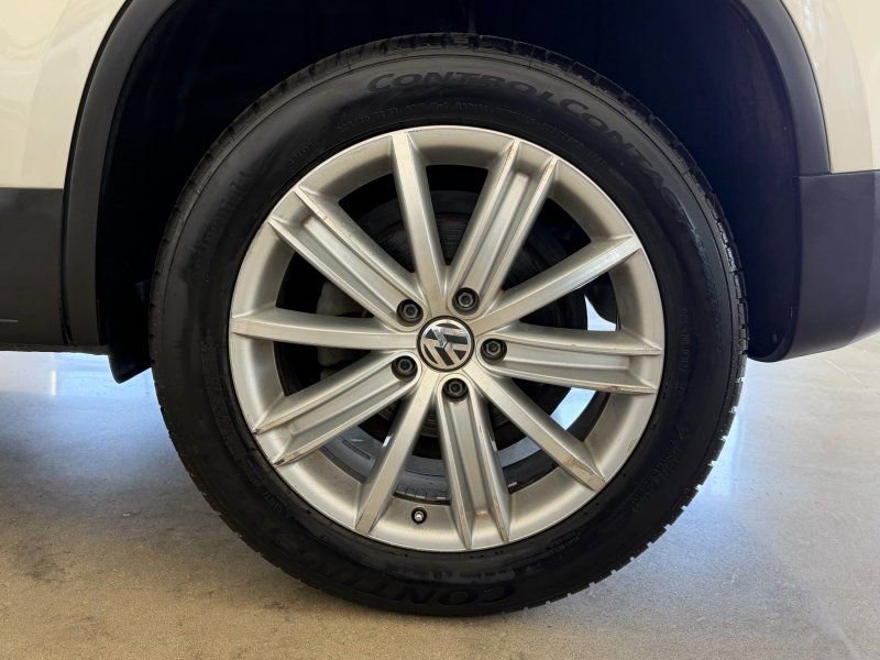 Used 2014 Volkswagen Tiguan SE FWD image 12