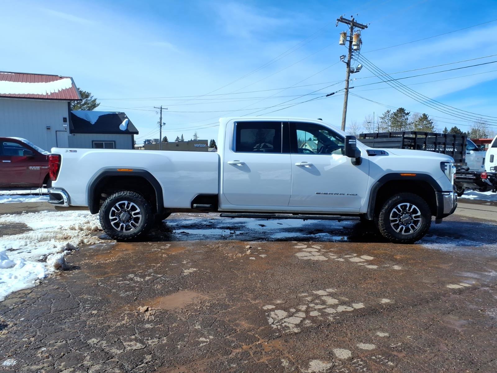 Used 2024 GMC Sierra 3500 SLE w/ SLE Convenience Package AWD/4WD image 7