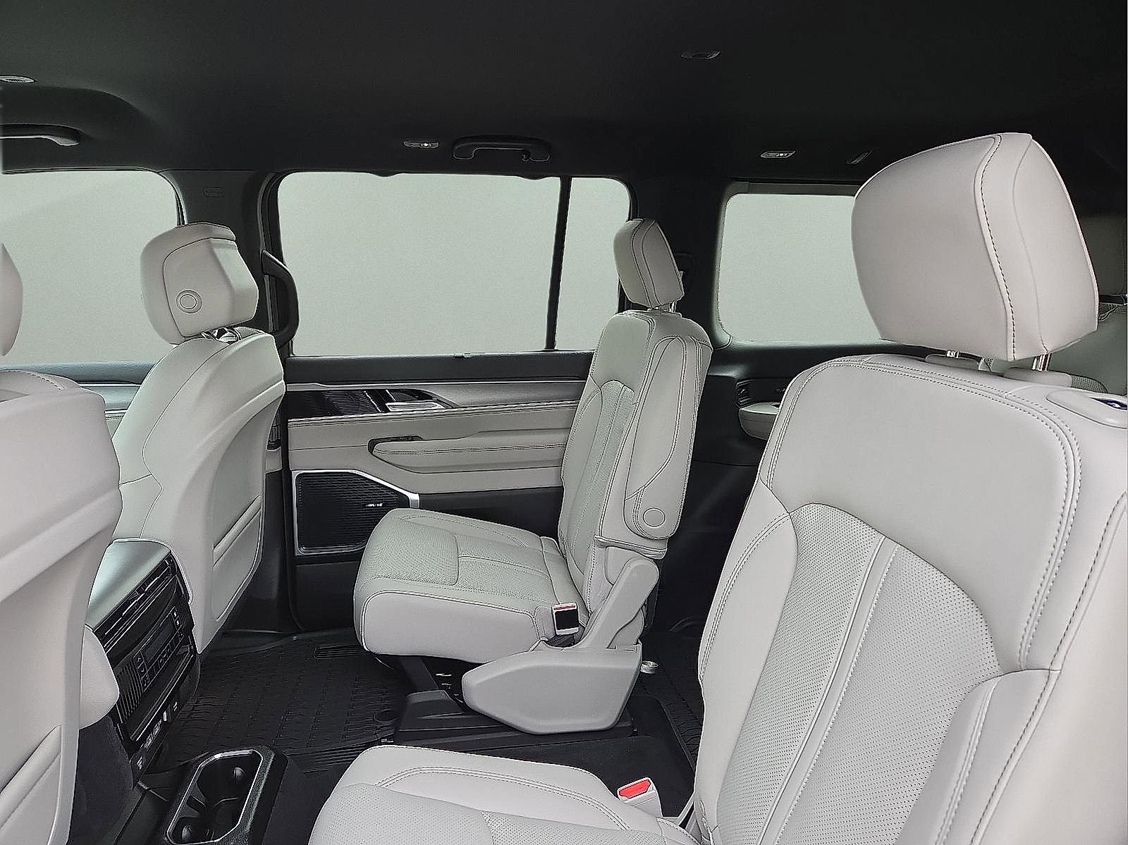 New 2026 Jeep Grand Wagoneer Limited w/ Convenience Group I AWD/4WD image 9