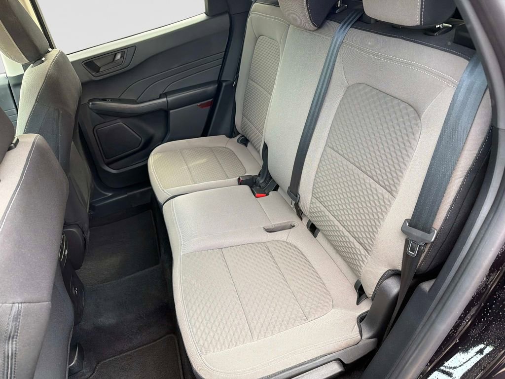 Used 2022 Ford Escape SE w/ Cold Weather Package FWD image 14