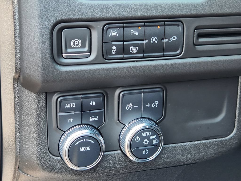 Used 2022 GMC Yukon XL SLT w/ SLT Luxury Package AWD/4WD image 13