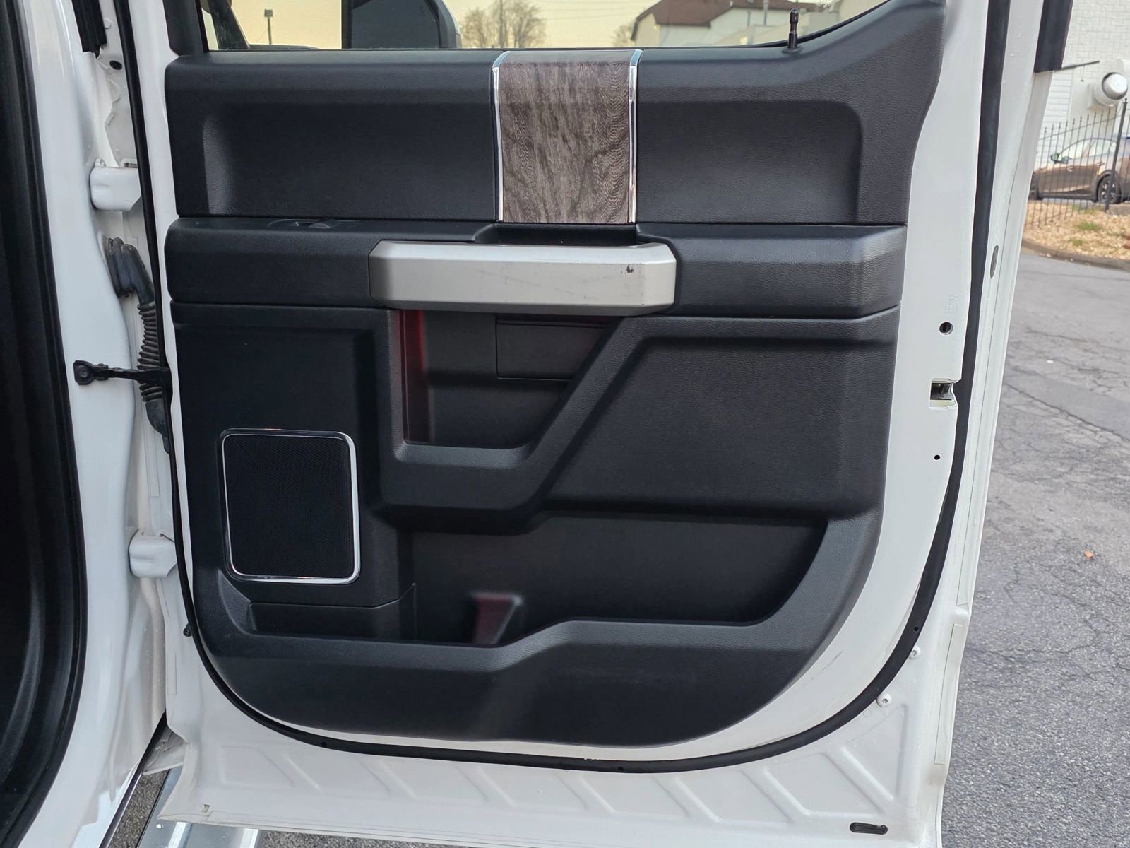 Used 2018 Ford F250 Lariat w/ Lariat Ultimate Package image 33