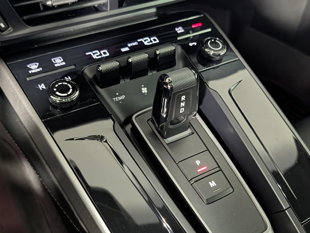 Certified 2025 Porsche 911 Carrera RWD image 34