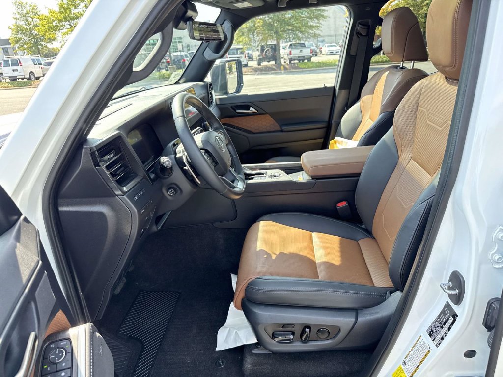 Used 2024 Lexus GX 550 w/ Accessory Package (2T) AWD/4WD image 6