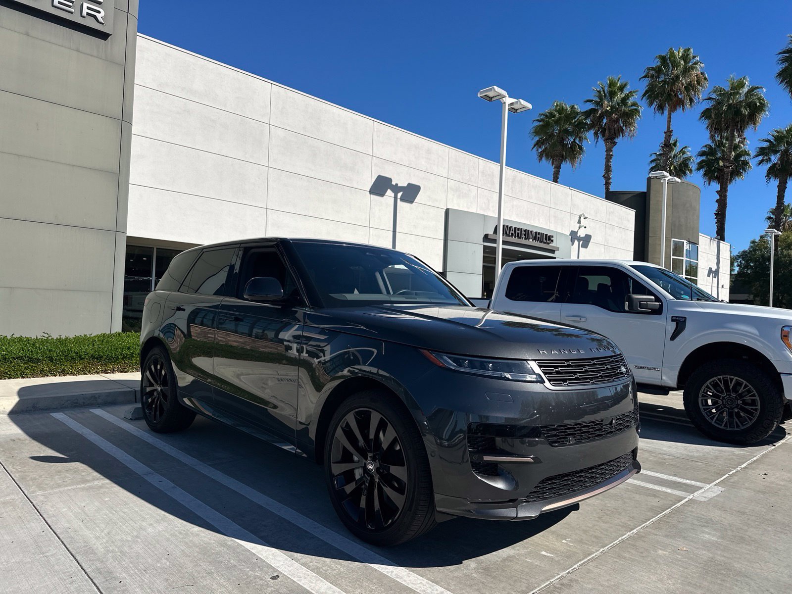 Certified 2025 Land Rover Range Rover Sport Dynamic SE AWD/4WD image 2