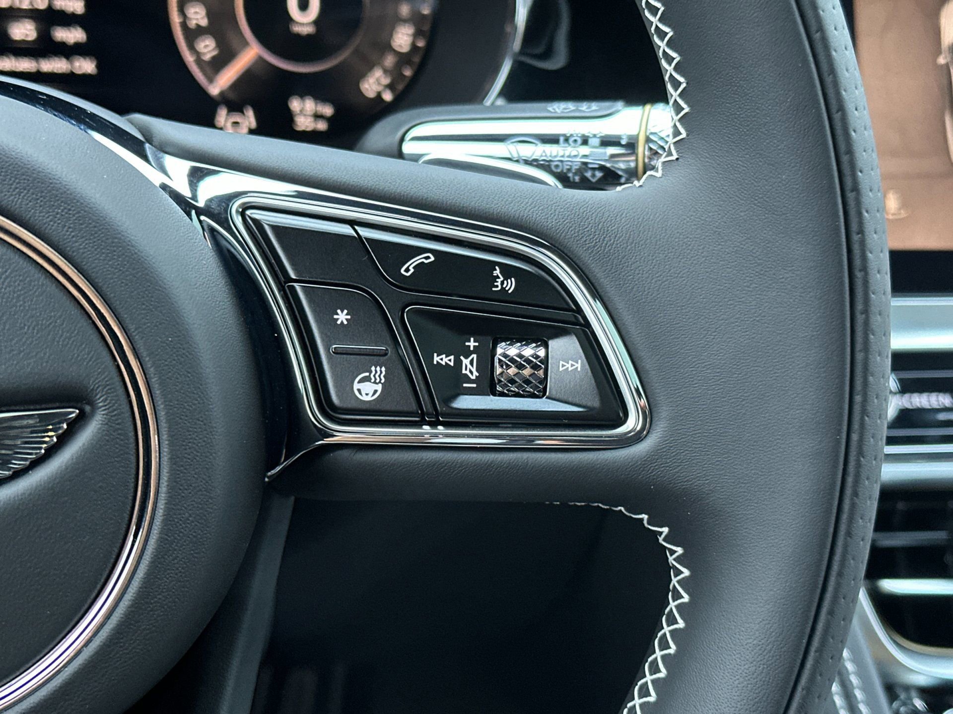 New 2026 Bentley Flying Spur Plug-In Hybrid image 28