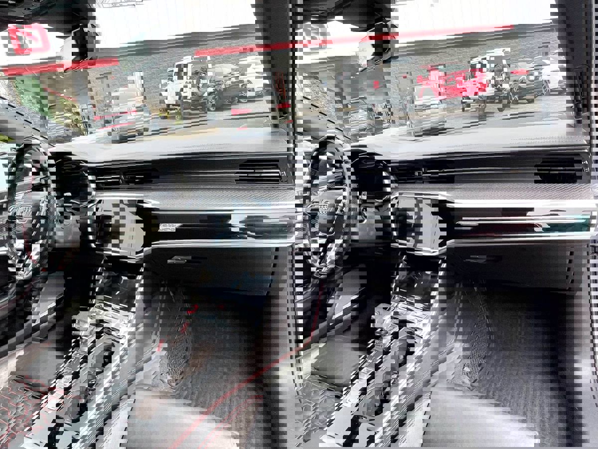 Used 2021 Audi RS 6 w/ Carbon Optic Package image 9