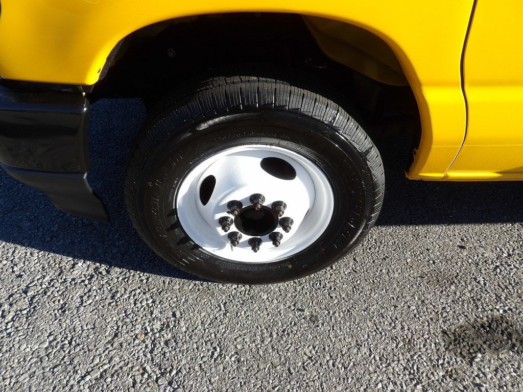Used 2022 Ford E-350 and Econoline 350 Super Duty RWD image 37