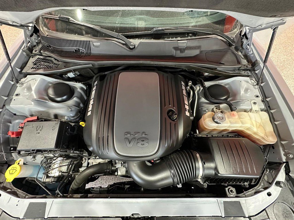 Used 2022 Dodge Challenger R/T w/ Plus Package image 18