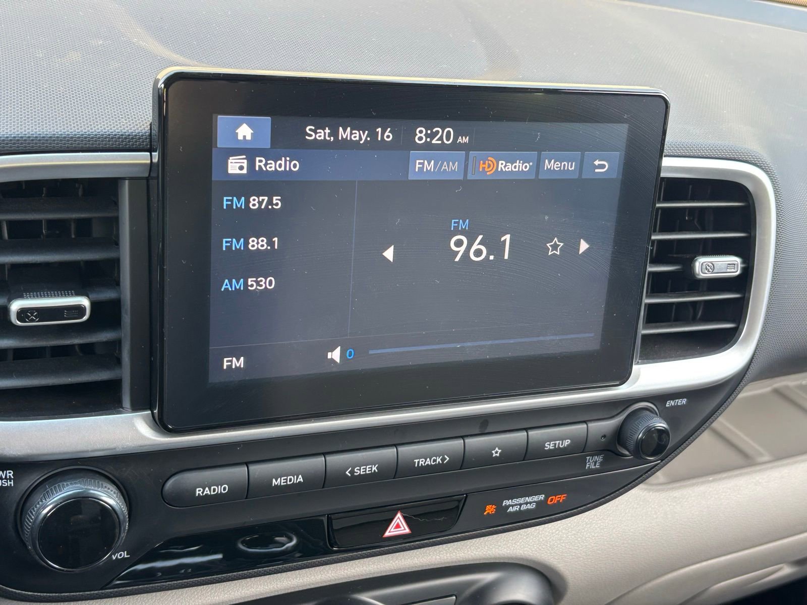 Used 2024 Hyundai Venue SEL FWD image 8