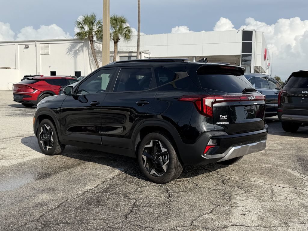 Certified 2025 Kia Seltos S AWD/4WD image 7