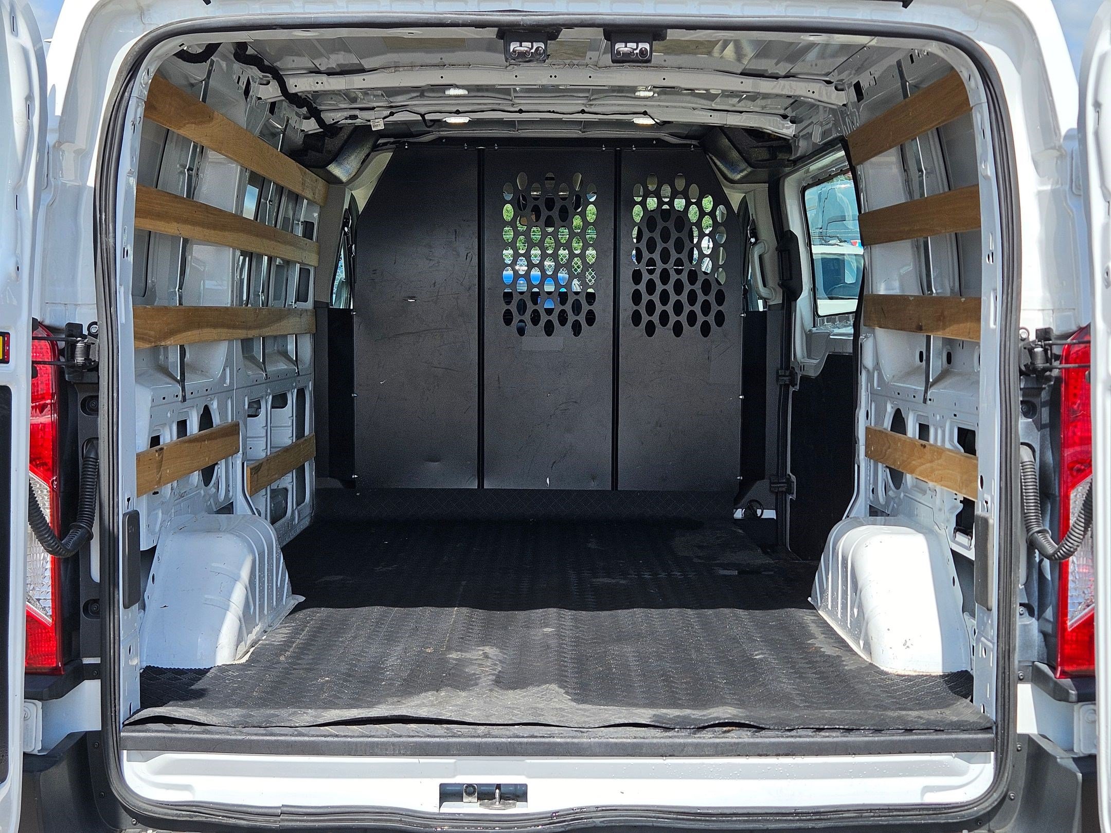Used 2025 Ford Transit 250 Low Roof w/ Exterior Upgrade Package RWD image 28