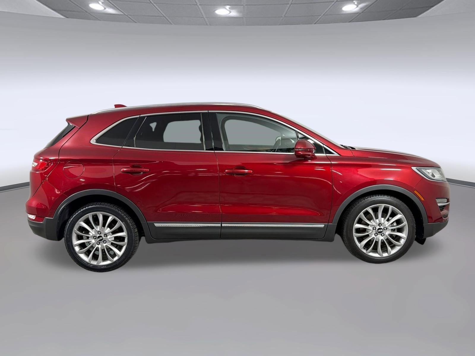 Used 2015 Lincoln MKC FWD w/ Equipment Group 102A Reserve image 8