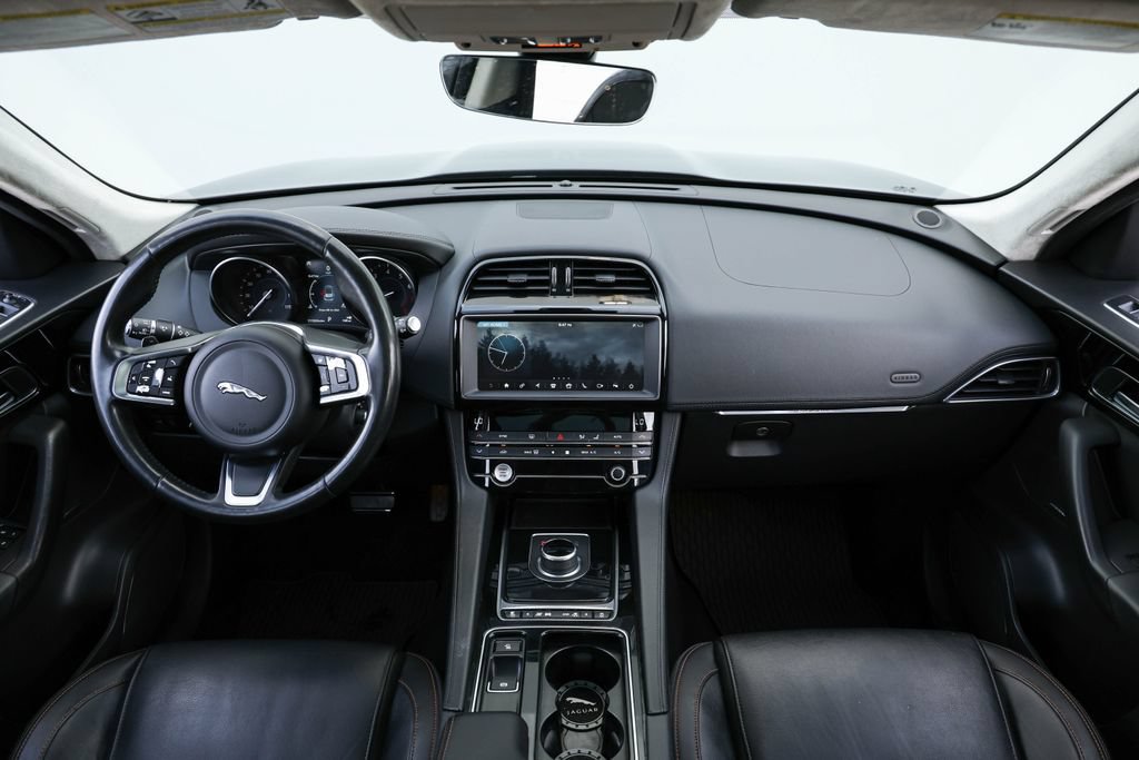 Used 2020 Jaguar F-PACE Prestige AWD/4WD image 31