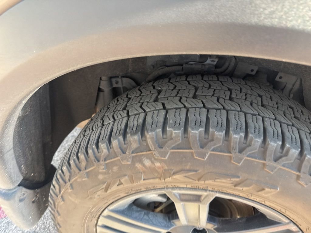 Used 2025 Nissan Rogue SV image 29