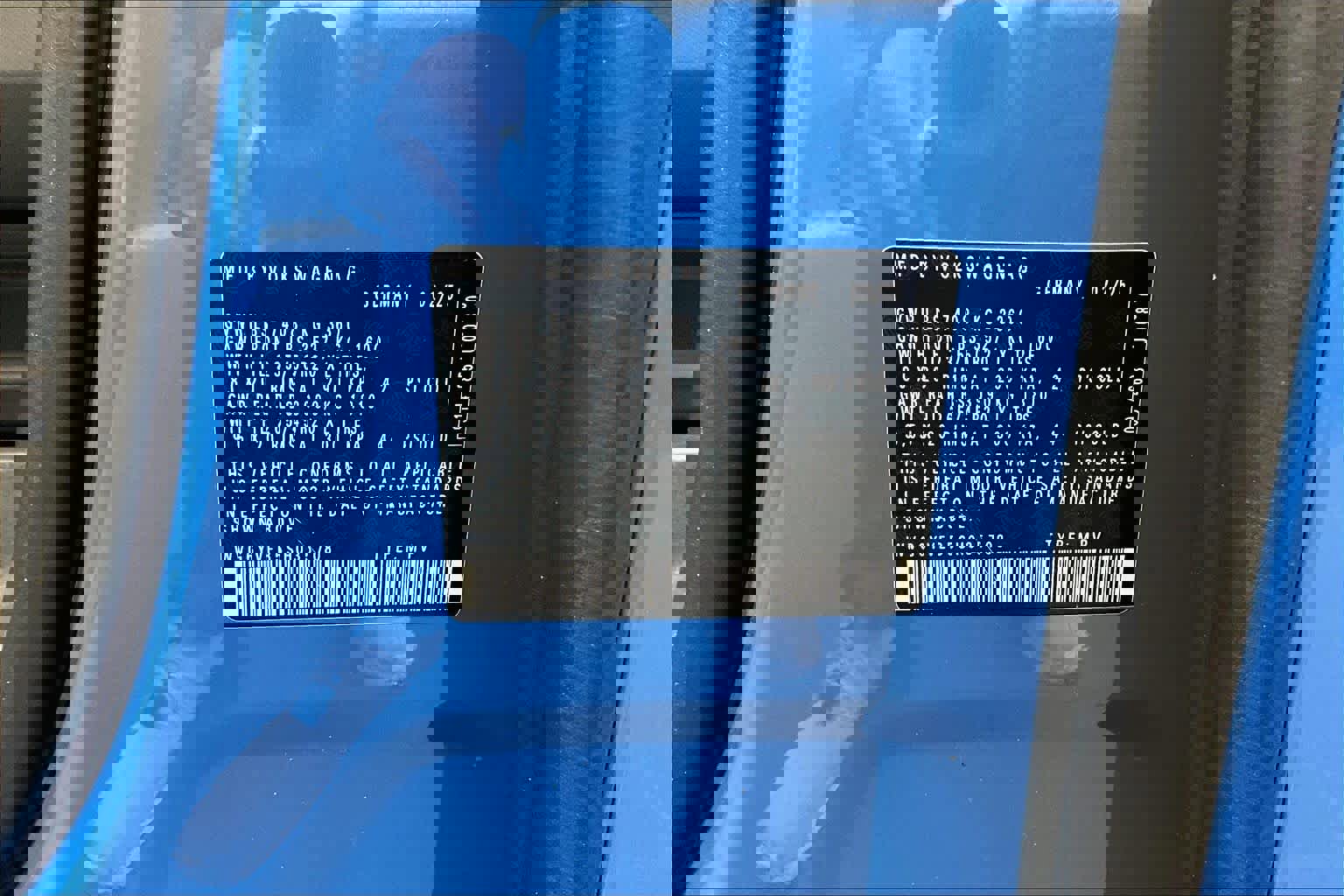 Used 2025 Volkswagen ID. Buzz 1st Edition image 32