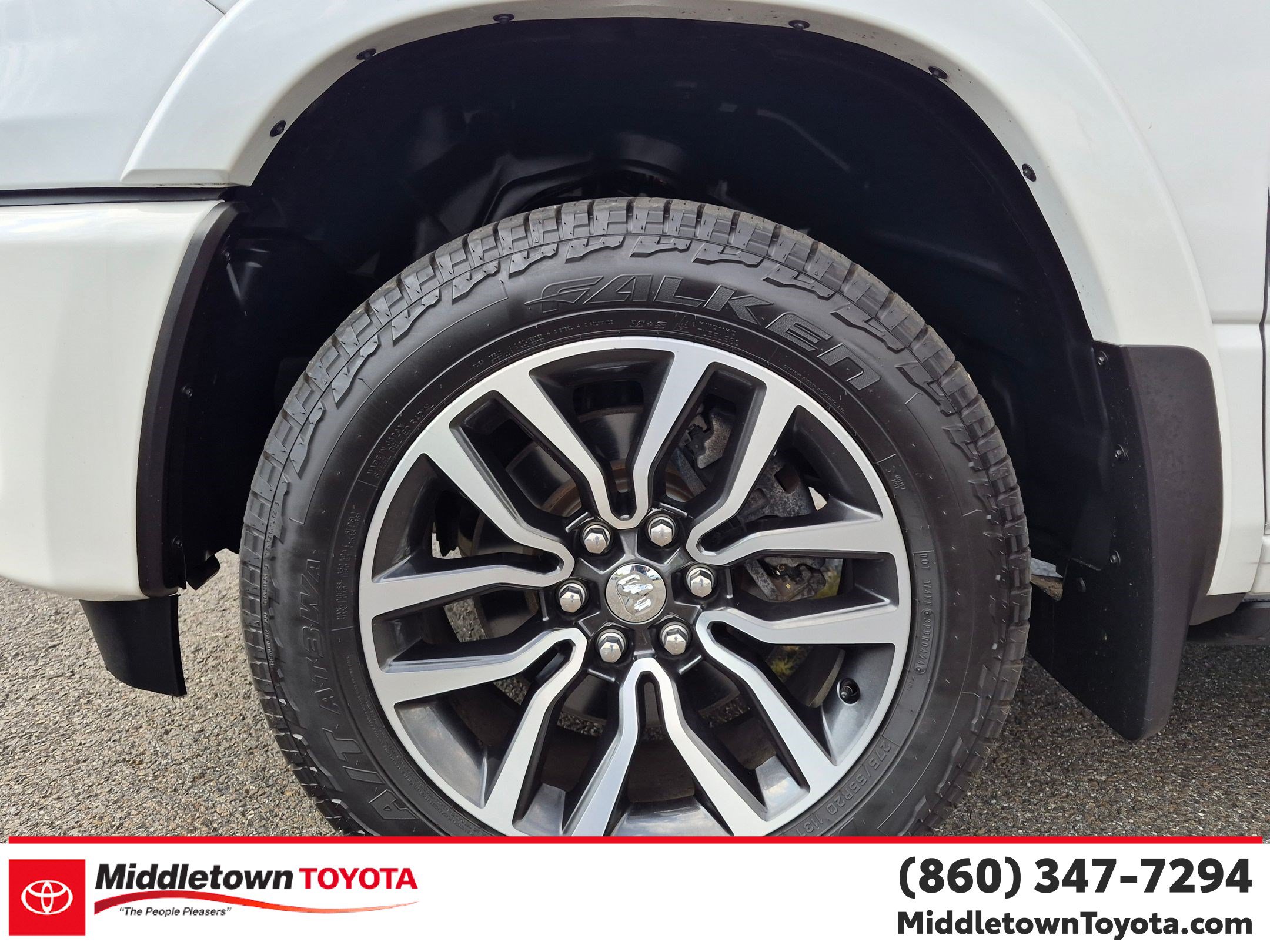 Used 2025 RAM 1500 Limited w/ Off Road Group AWD/4WD image 9