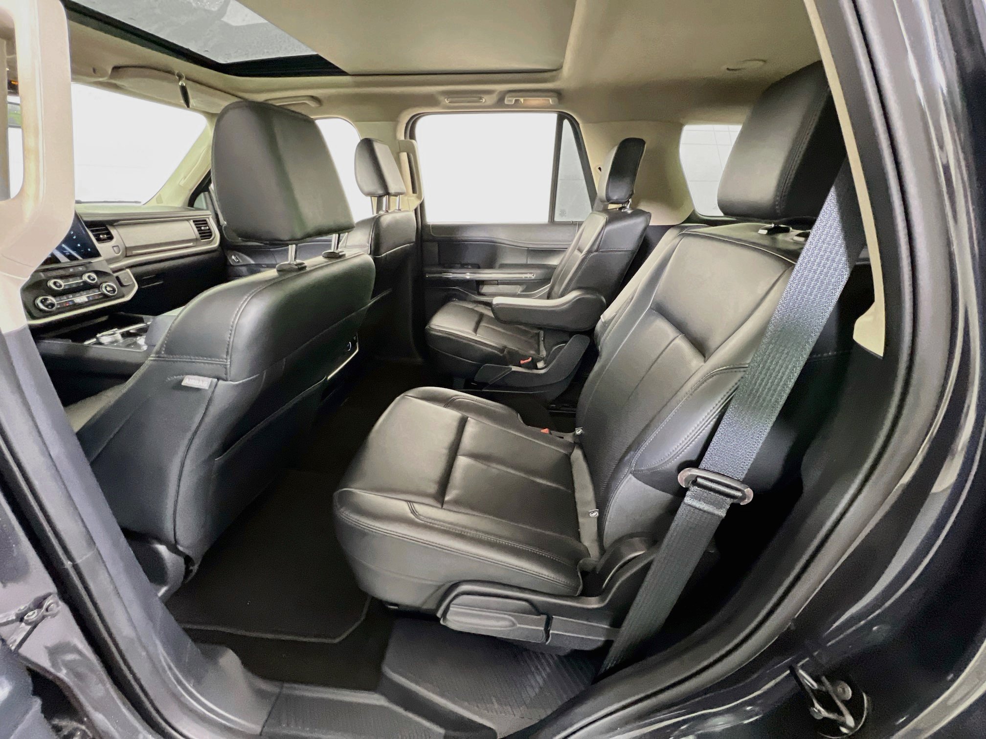 Used 2022 Ford Expedition XLT AWD/4WD image 25