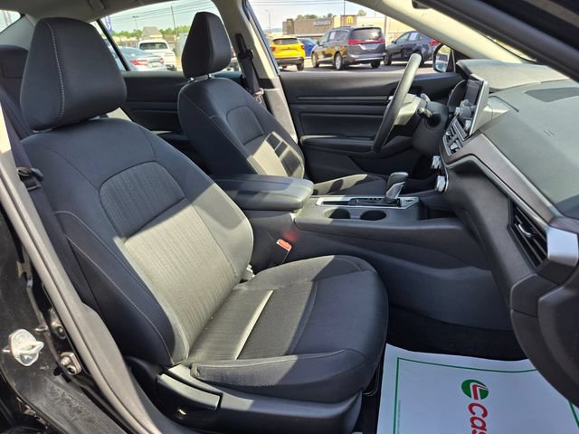 Used 2025 Nissan Altima 2.5 SV FWD image 25