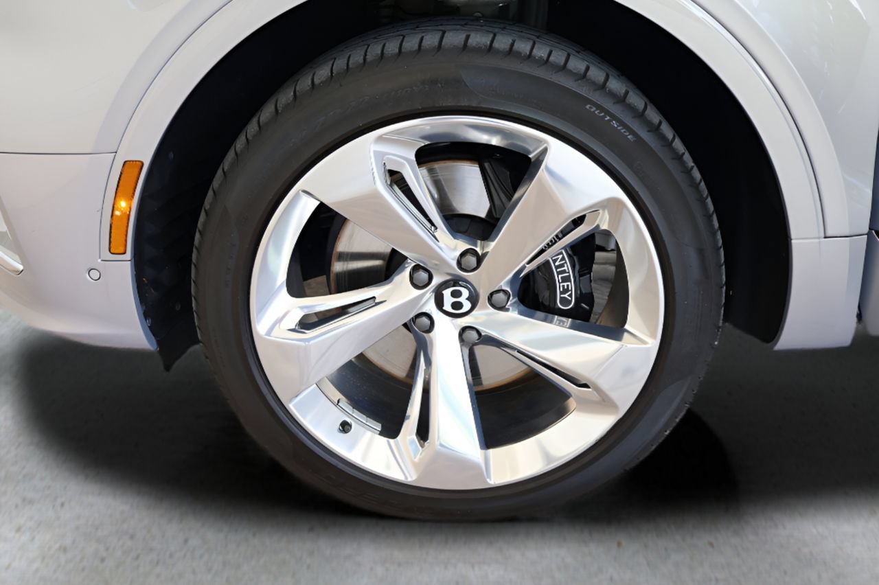 Used 2025 Bentley Bentayga Extended Wheelbase AWD/4WD image 6
