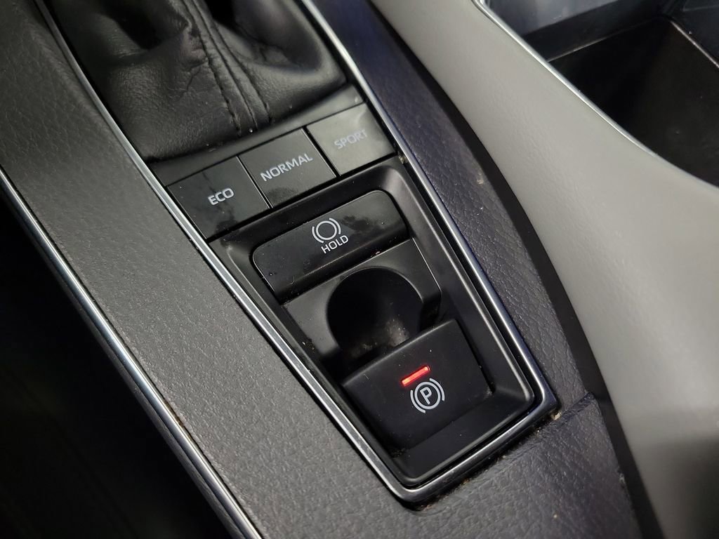 Used 2019 Toyota Avalon XLE image 16