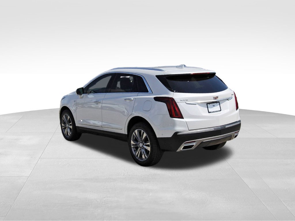 Certified 2026 Cadillac XT5 Premium Luxury w/ Driver Assist Package FWD image 3