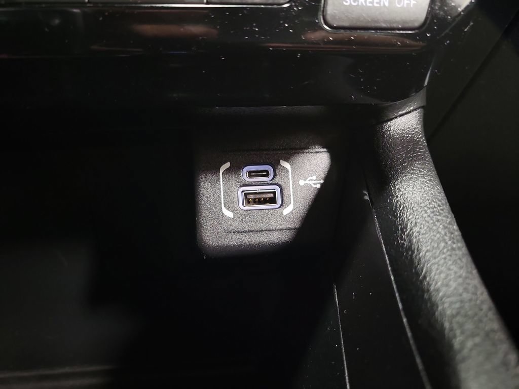 Used 2023 Jeep Compass Latitude AWD/4WD image 16