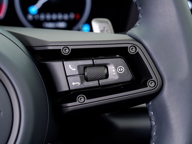 Certified 2025 Porsche 911 Carrera image 14