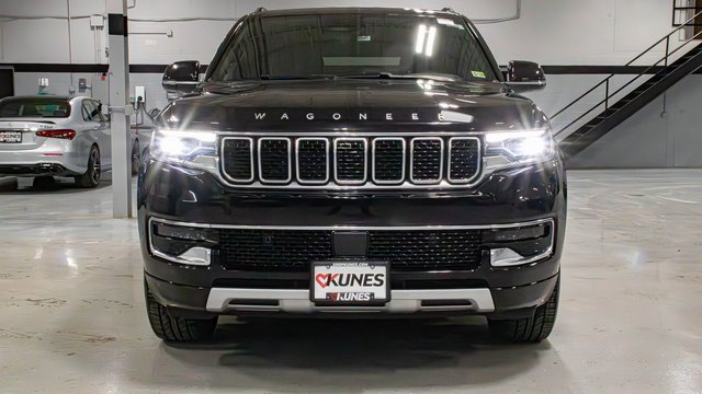 Used 2024 Jeep Wagoneer Series II image 3