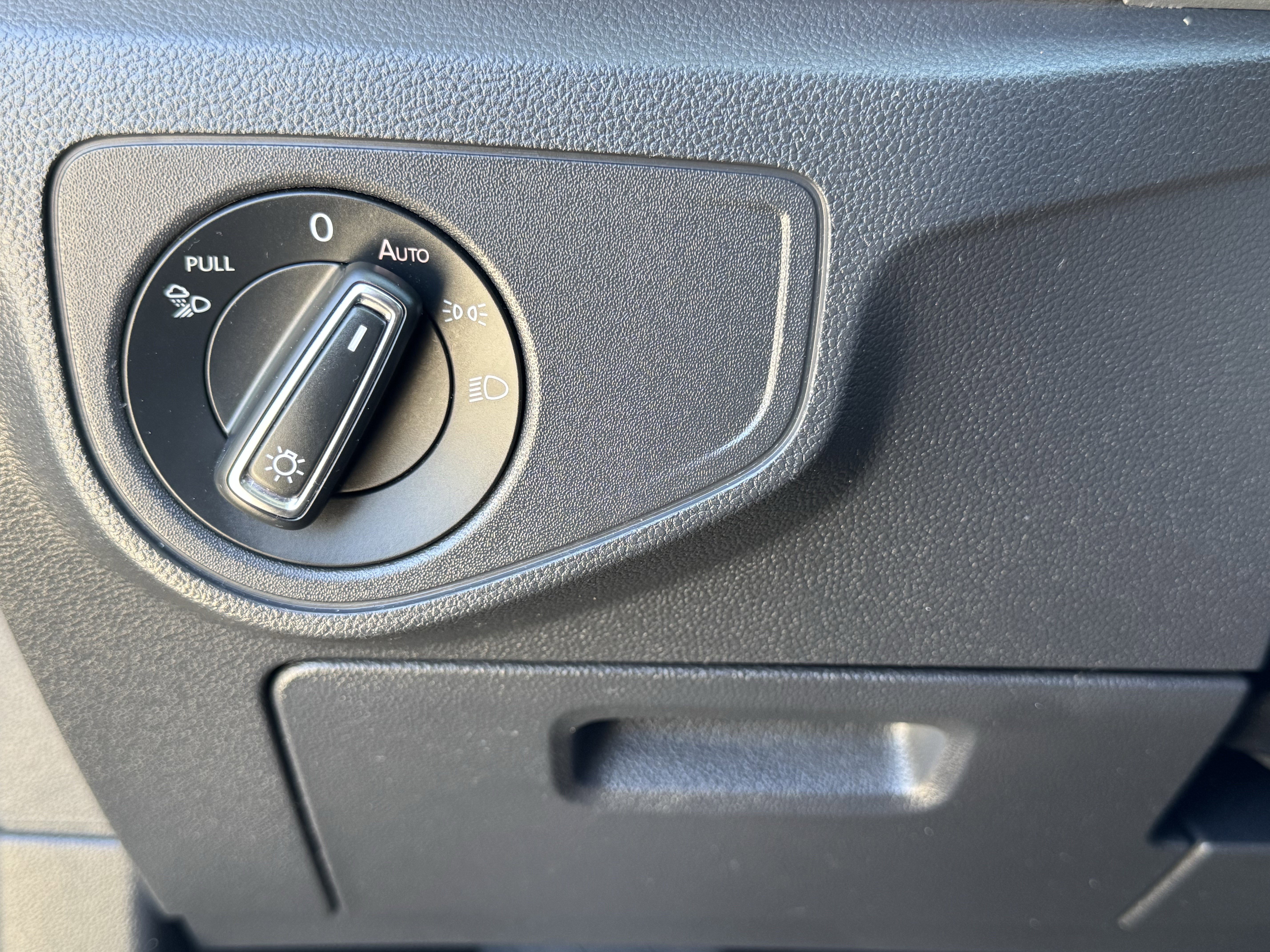 Used 2021 Volkswagen Atlas SEL R-Line image 31