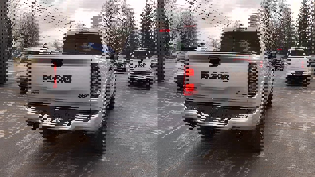 New 2026 RAM 1500 4x4 Crew Cab image 7