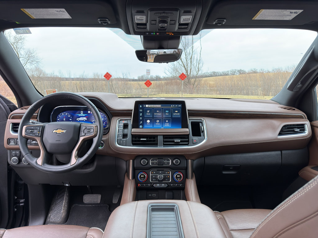 Used 2023 Chevrolet Suburban High Country AWD/4WD image 23