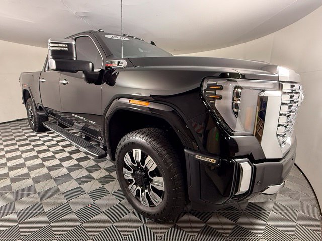 Used 2026 GMC Sierra 2500 Denali w/ Denali Reserve Package AWD/4WD image 9