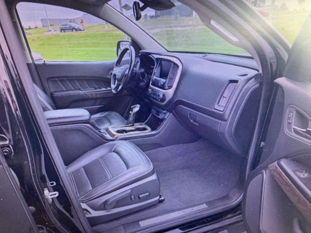 Used 2022 GMC Canyon Denali w/ Denali Black Edition Package image 10