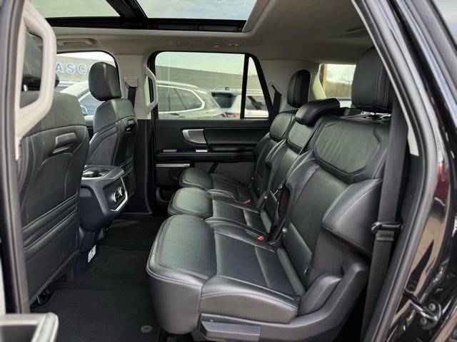 Used 2025 Ford Expedition Max Platinum image 18