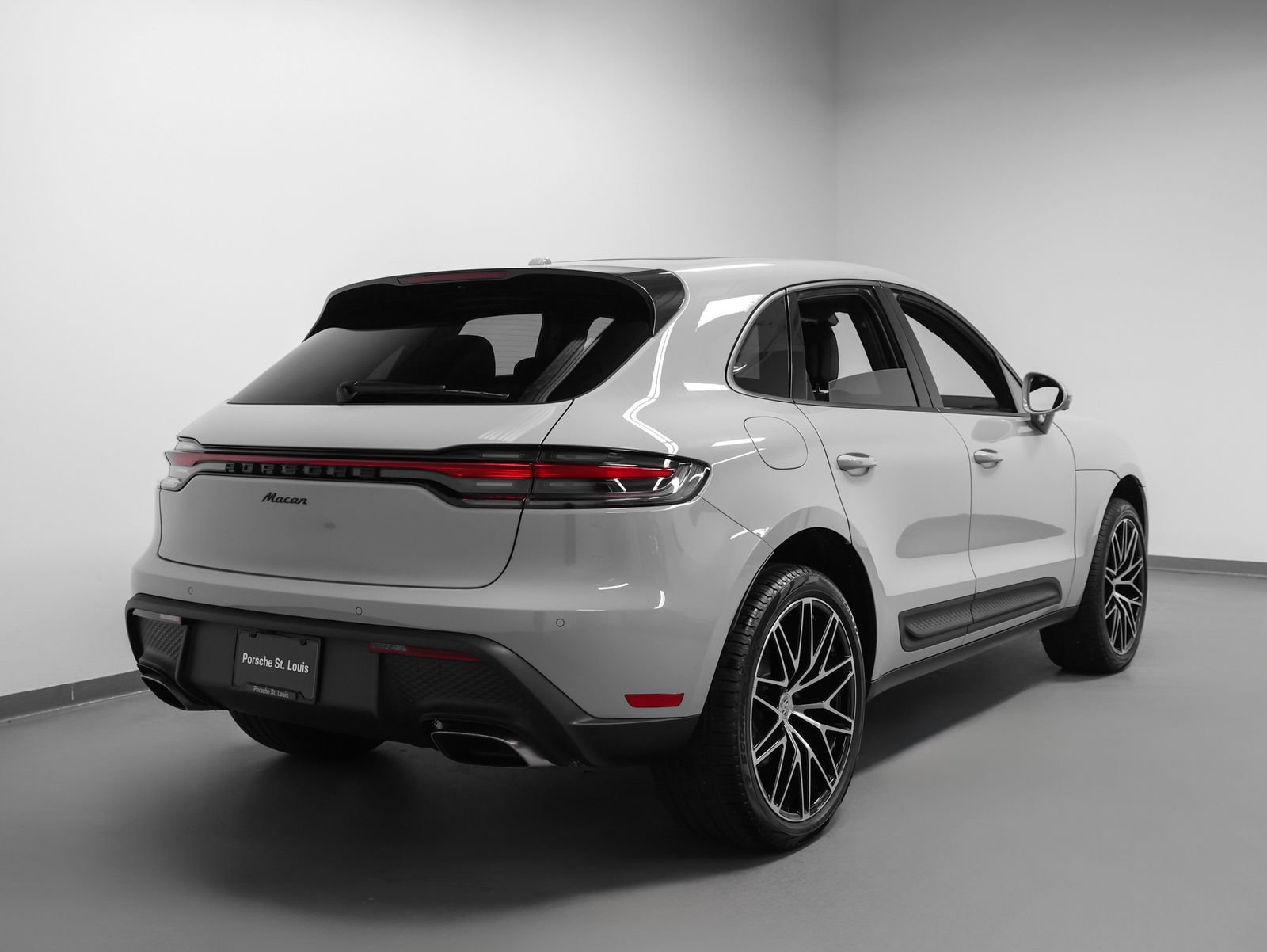 New 2026 Porsche Macan AWD/4WD image 12