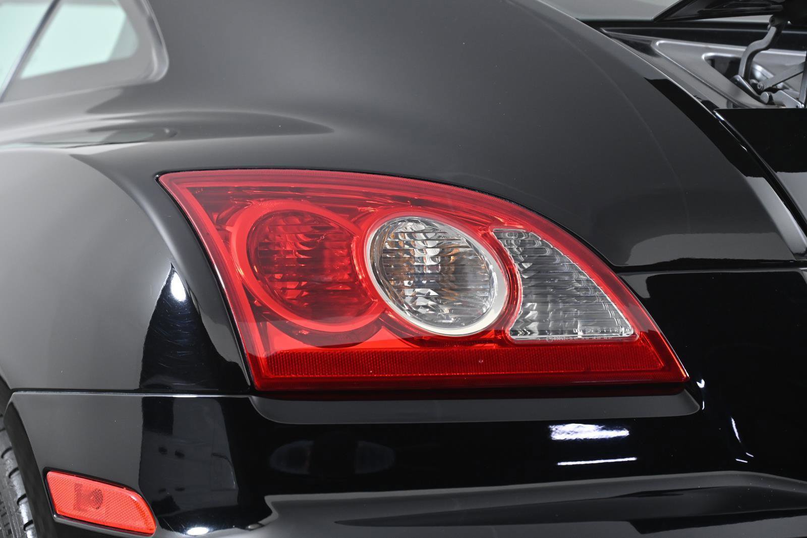 Used 2004 Chrysler Crossfire Coupe image 5