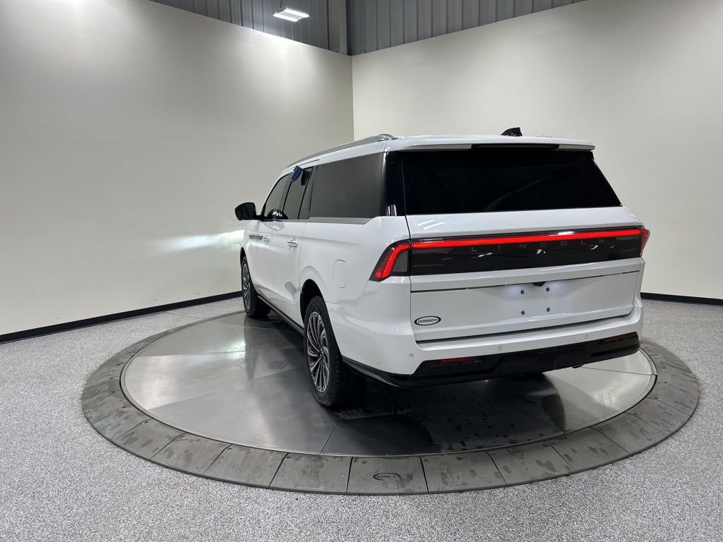 Used 2025 Lincoln Navigator L Black Label image 8