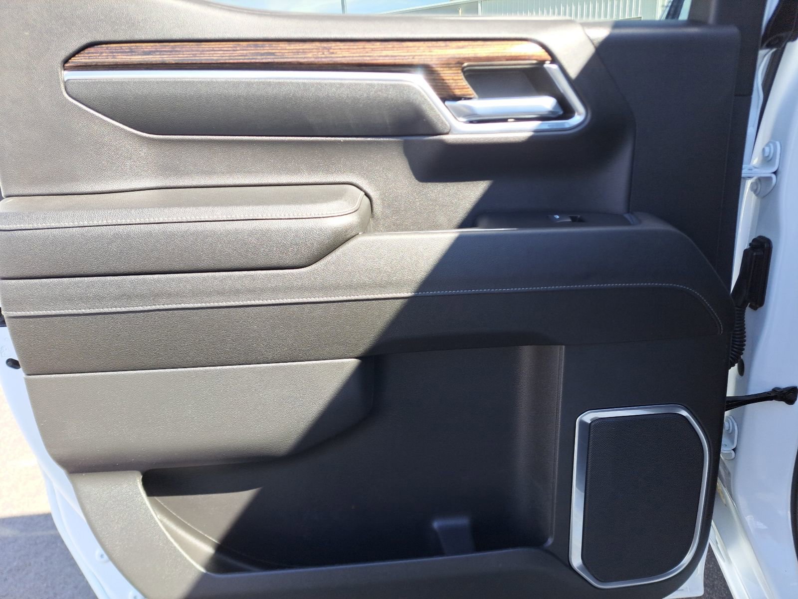 Used 2023 GMC Sierra 1500 SLE image 26