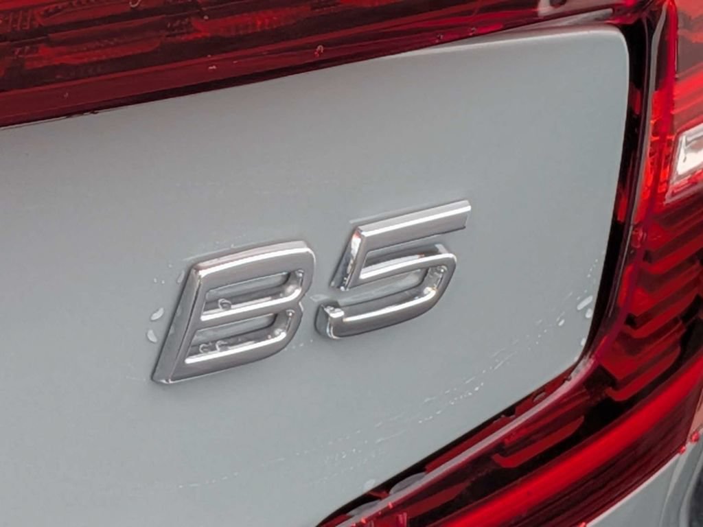 Certified 2024 Volvo S60 B5 Plus w/ Climate Package FWD image 11