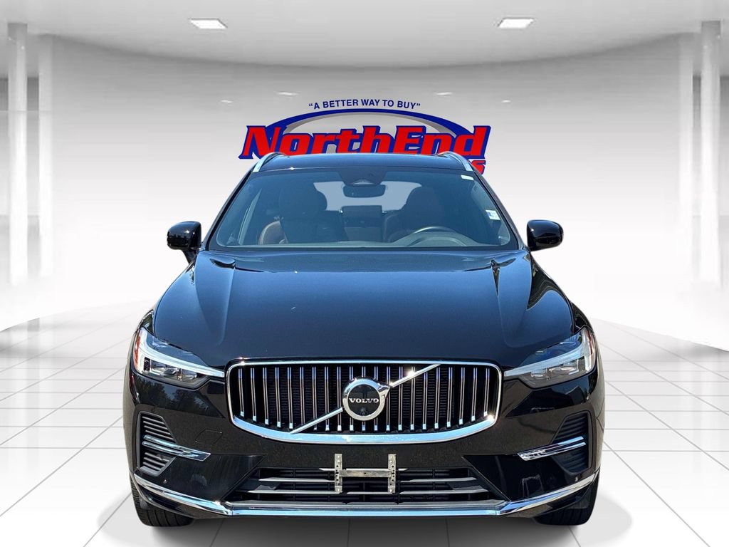 Used 2023 Volvo XC60 T8 Plus AWD/4WD image 2