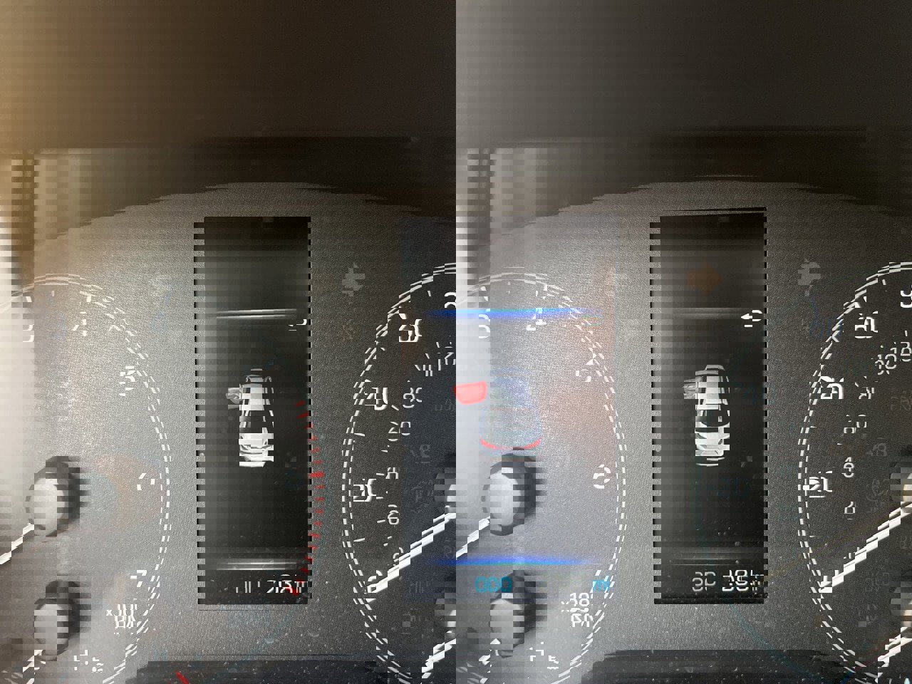 Used 2025 Toyota Corolla LE image 9