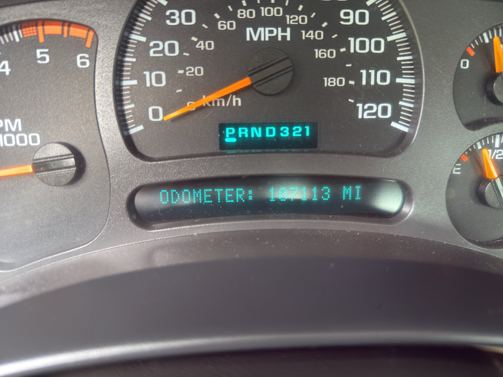 Used 2004 Chevrolet Silverado 2500 LS w/ Skid Plate Package AWD/4WD image 5